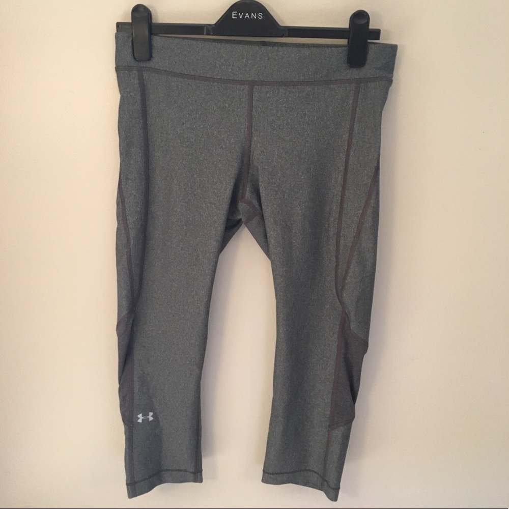 Under armour gray cropped workout leggings large